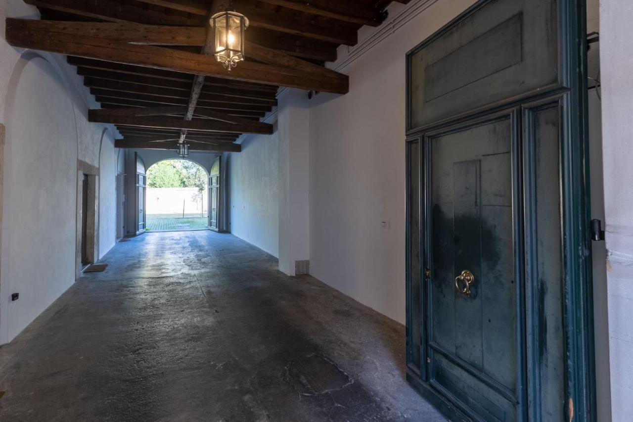 Апартаменты Catoo Dimora Di Design Park In Palazzo Nobiliare Al Duomo Падуя Экстерьер фото